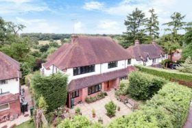 5 bedroom Detached for sale